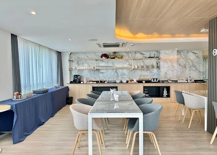 Hotel Bangphlat 3*