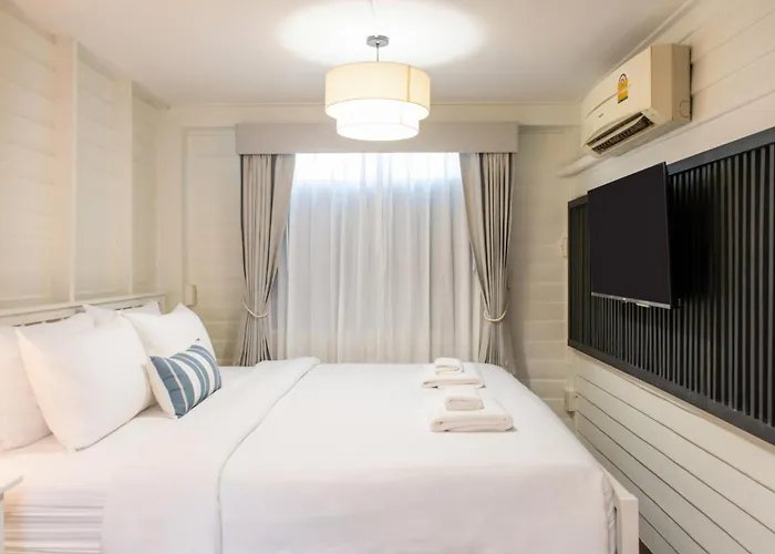 Bangphlat Hotel 3*